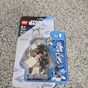 LEGO Star Wars Snowtrooper Pack with White and Black Pieces